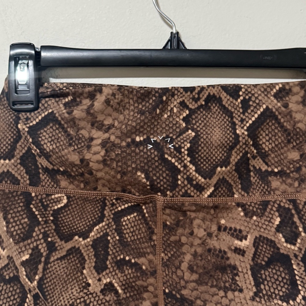 VARLEY Python Let's Go Short Brown Size Small - image 4